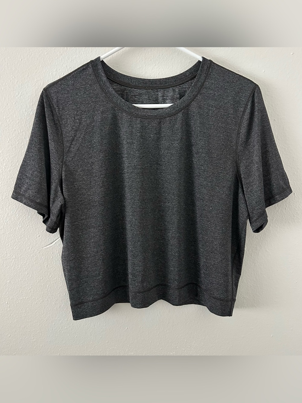 LULULEMON Run The Day Black Heathered Gray Short Sleeve Crewneck Cropped Tee 8?